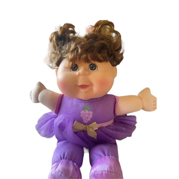 Cabbage Patch Kids Sitting Pretty Soft & Cuddly Fruit Grape Outfit Doll - Picture 2 of 11